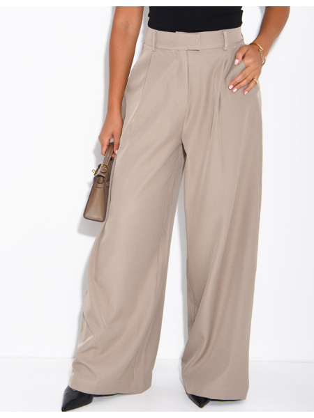 Pleated tailored trousers