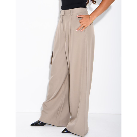 Pleated tailored trousers