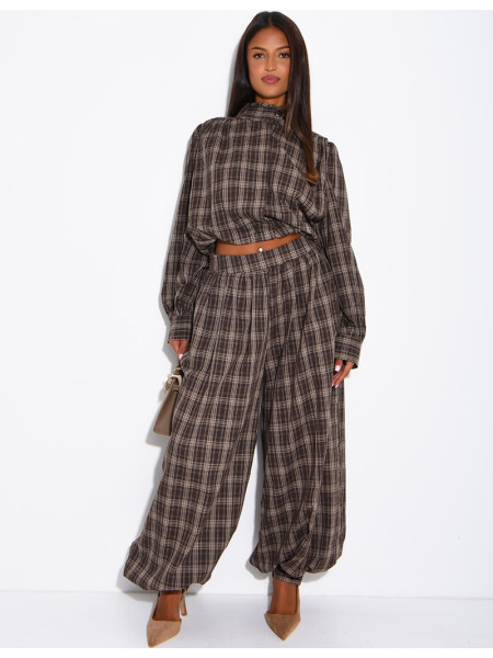 Checkered set with pants and a short-sleeved shirt