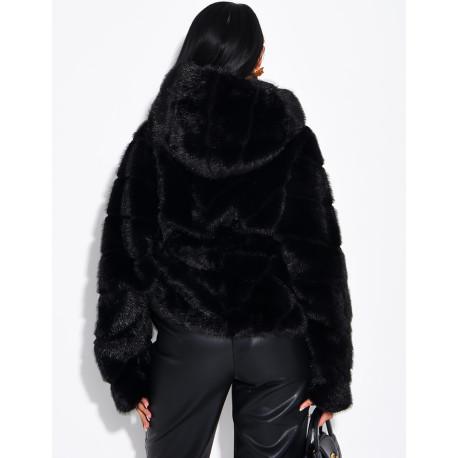 Veste en fausse fourrure à capuche et ceinture