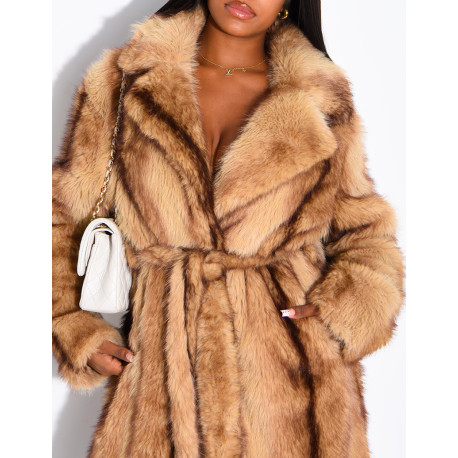 Manteau très long en fausse fourrure et ceinture
