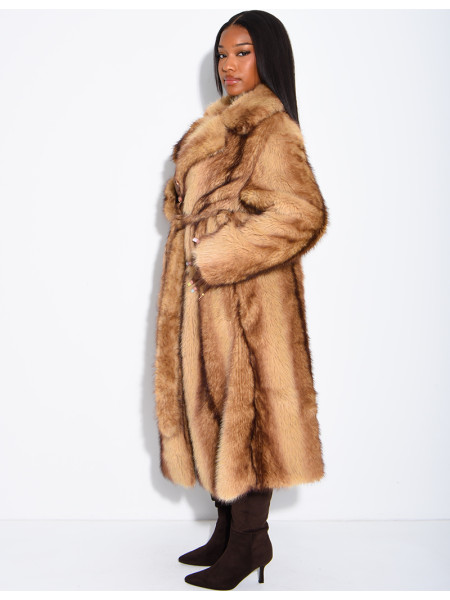 Manteau très long en fausse fourrure et ceinture