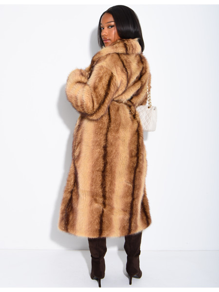Manteau très long en fausse fourrure et ceinture