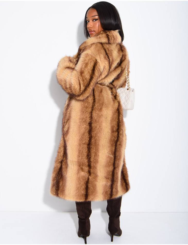 Manteau très long en fausse fourrure et ceinture