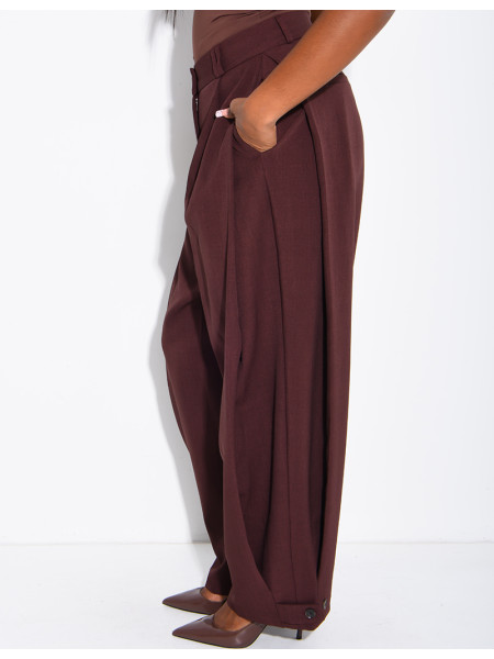 Pantalon de tailleur bouffant à boutons aux chevilles
