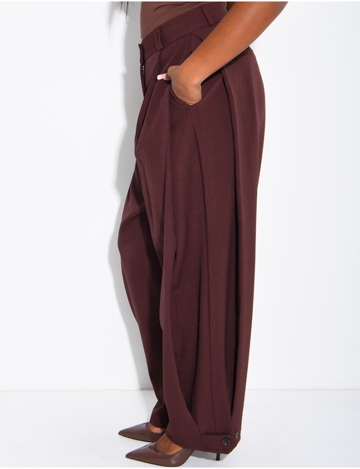 Pantalon de tailleur bouffant à boutons aux chevilles