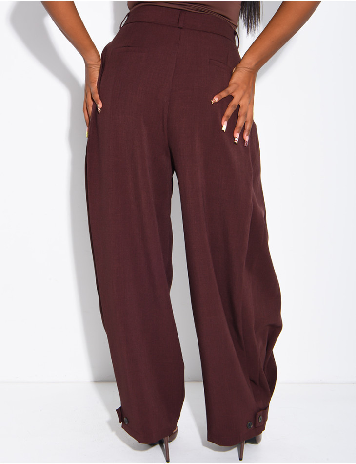 Pantalon de tailleur bouffant à boutons aux chevilles