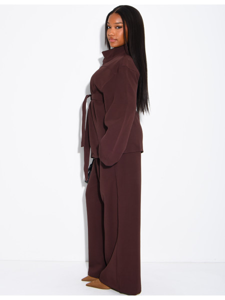 Ensemble pantalon et blouse à boutonner avec ceinture