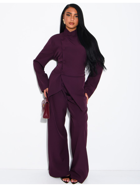 Ensemble tailleur blazer boutonnière asymétrique et pantalon droit