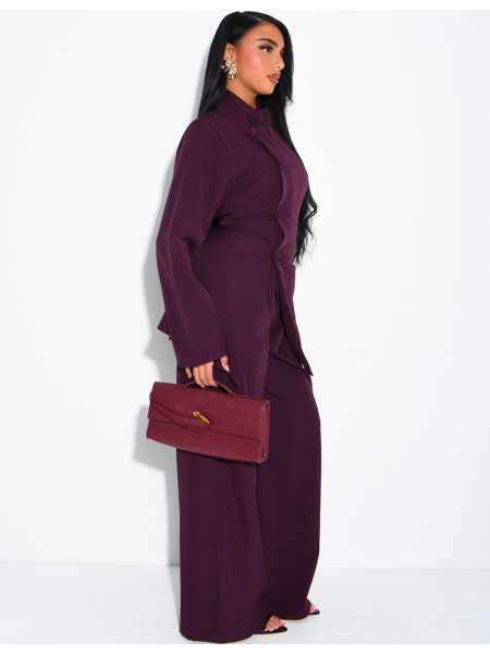 Ensemble tailleur blazer boutonnière asymétrique et pantalon droit