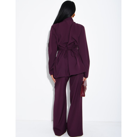 Ensemble tailleur blazer boutonnière asymétrique et pantalon droit