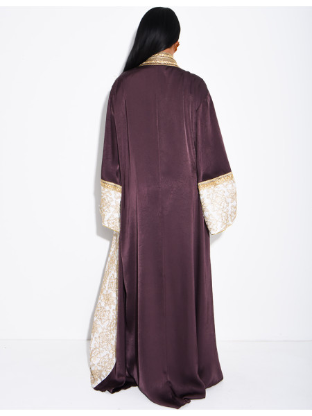 Abaya premium en satin brodé et pompons avec sous robe assortie