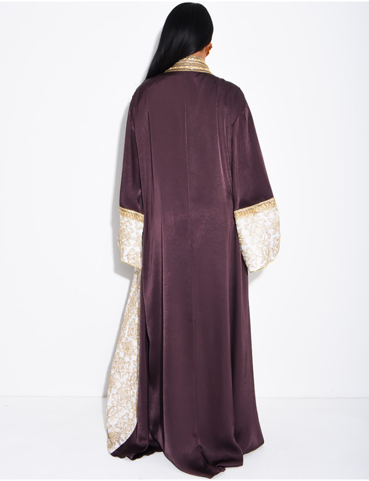 Abaya premium en satin brodé et pompons avec sous robe assortie