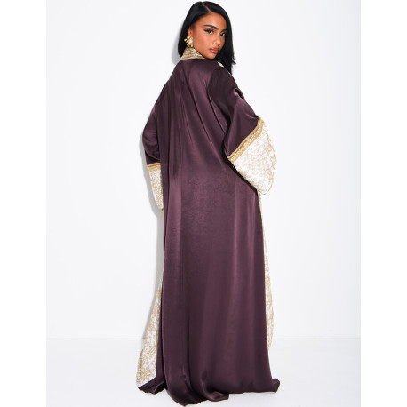 Abaya premium en satin brodé et pompons avec sous robe assortie