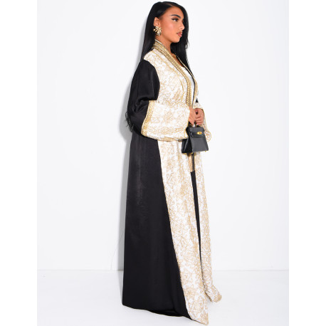 Abaya premium en satin brodé et pompons avec sous robe assortie