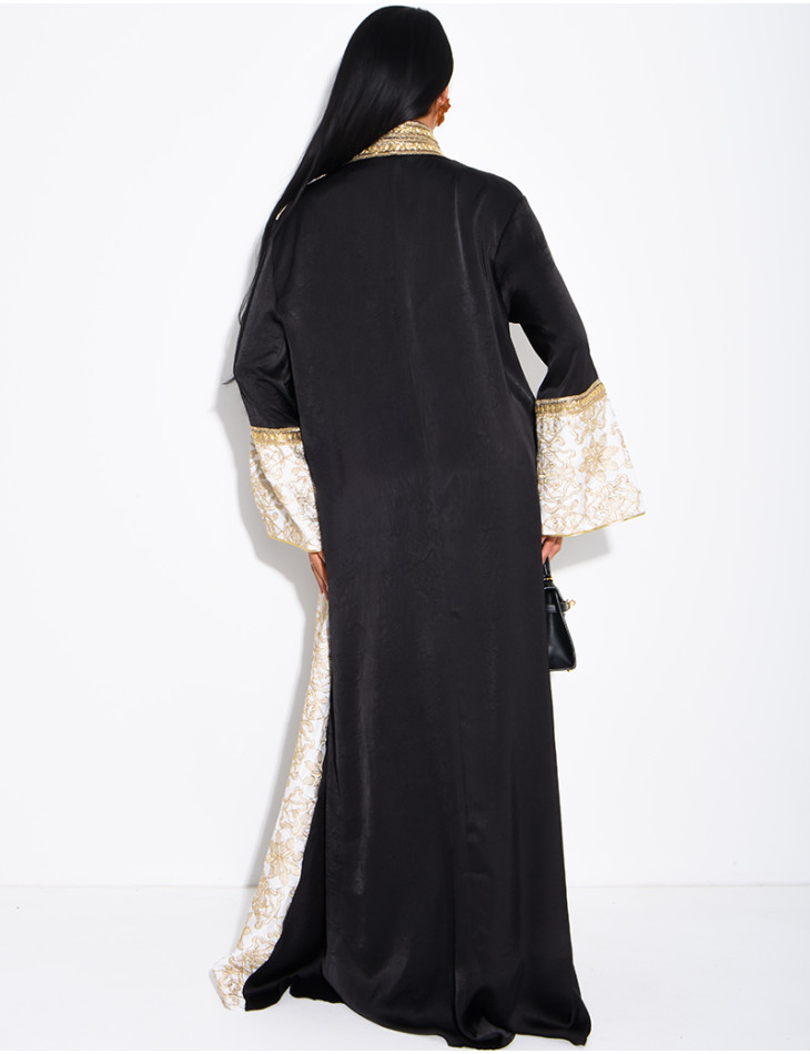 Abaya premium en satin brodé et pompons avec sous robe assortie