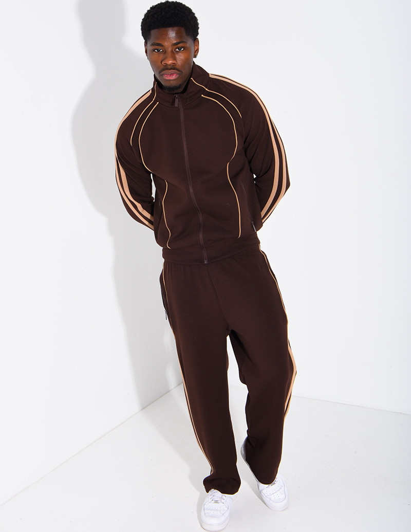 Ensemble de jogging à...