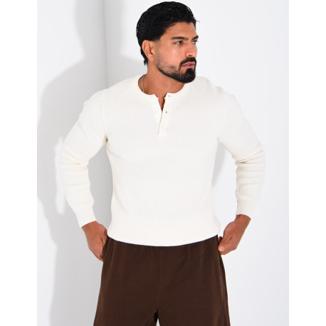 Pull en laine à boutons au col