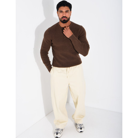 Pull en laine à boutons au col