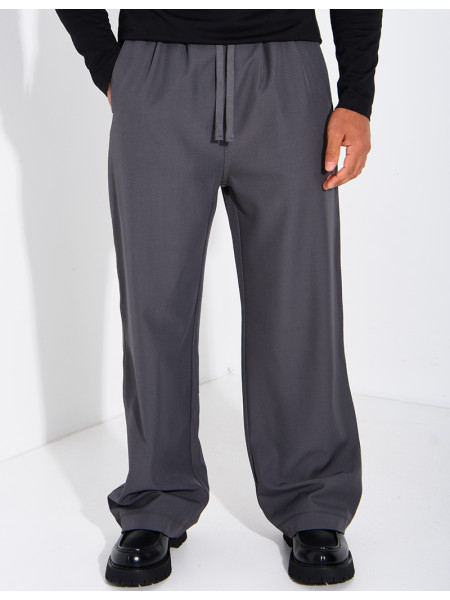 Loose-fitting trousers