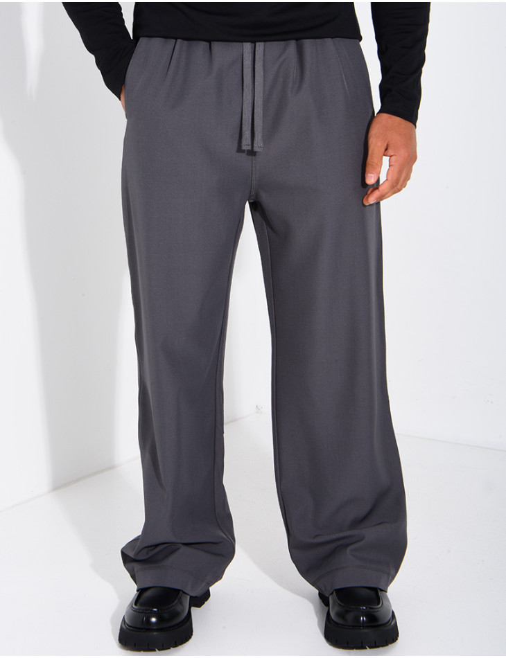 Loose-fitting trousers