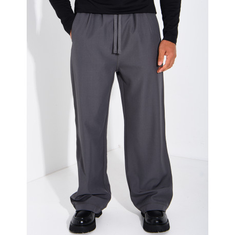 Loose-fitting trousers
