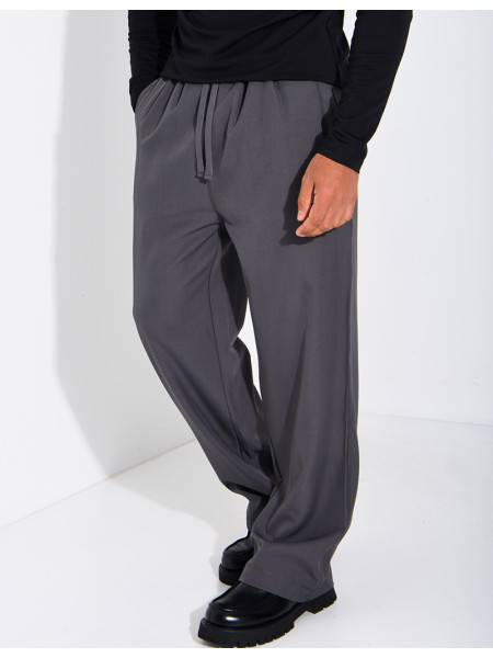 Loose-fitting trousers