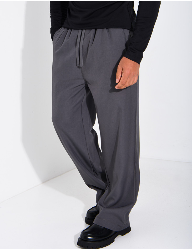 Loose-fitting trousers