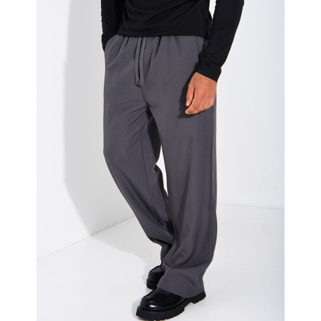 Loose-fitting trousers