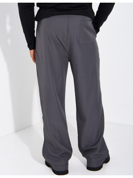 Loose-fitting trousers