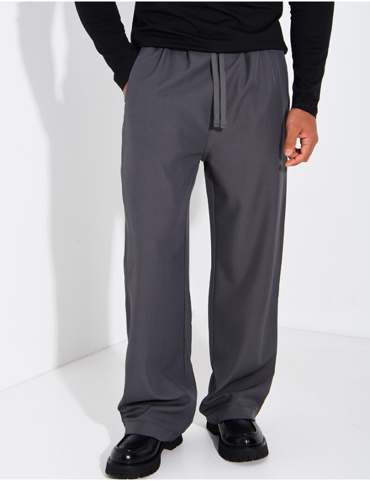 Loose-fitting trousers