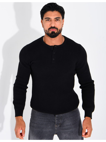 Pull en laine à boutons au col