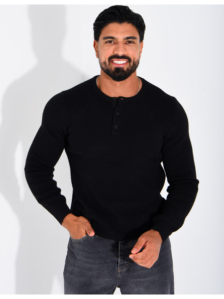 Pull en laine à boutons au col