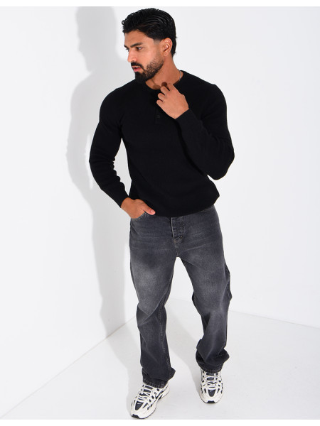 Pull en laine à boutons au col