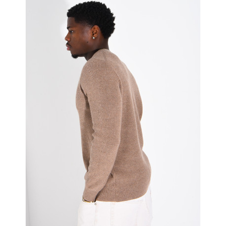 Pull en laine à boutons au col
