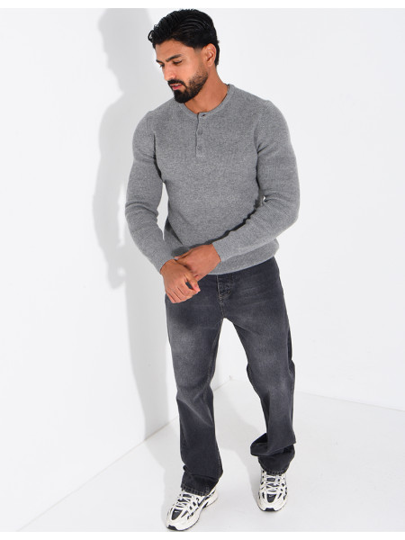 Pull en laine à boutons au col