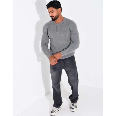 Pull en laine à boutons au col