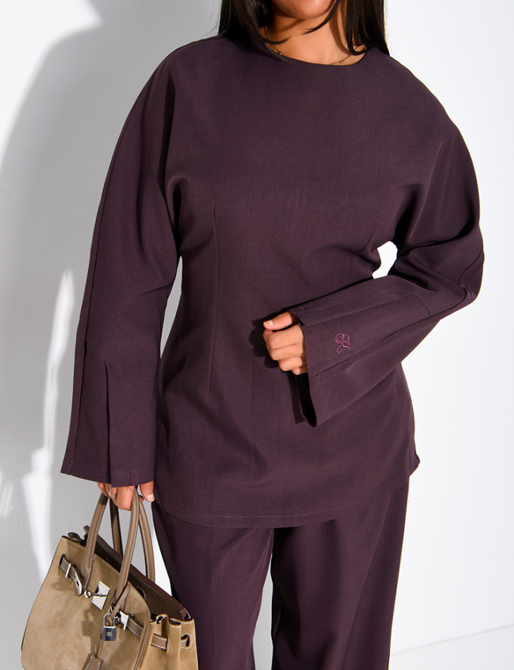 Long-sleeved top with a tie at the back