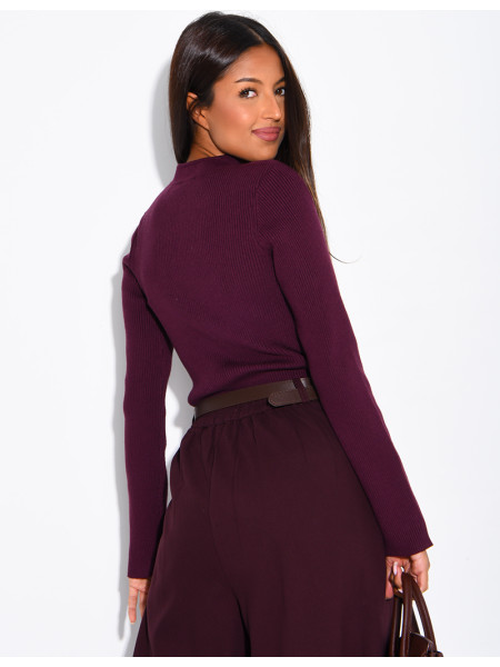 Asian-style ribbed sweater with ties at the collar