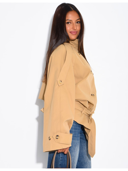 Halblanger Trenchcoat mit Gürtel an der Taille