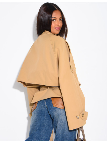 Halblanger Trenchcoat mit Gürtel an der Taille