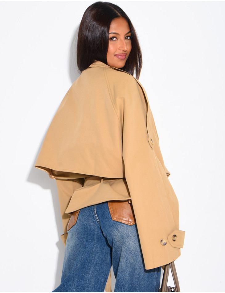 Halblanger Trenchcoat mit Gürtel an der Taille