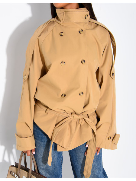 Halblanger Trenchcoat mit Gürtel an der Taille