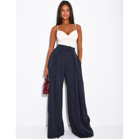 Pantalon de tailleur coupe large effet bouffant à rayures