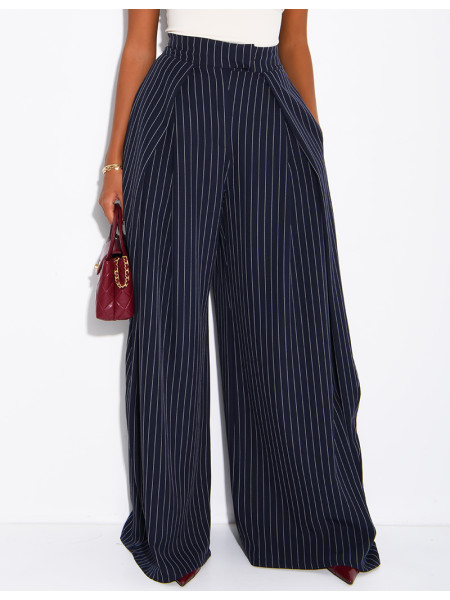 Pantalon de tailleur coupe large effet bouffant à rayures