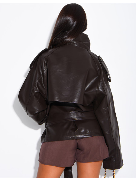 Kurzer Trenchcoat aus Kunstleder zum Binden