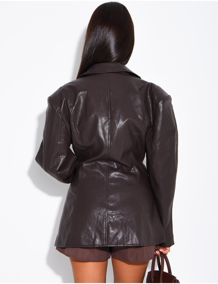 Taillierter Blazer aus Kunstleder mit Schulterpolstern