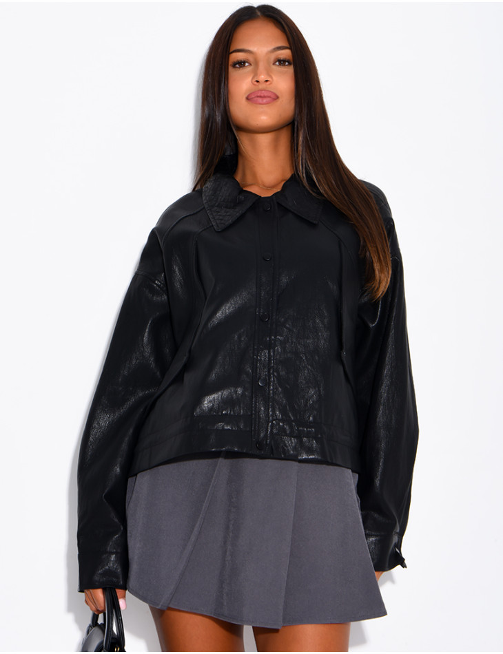 Kurze Jacke aus Kunstleder