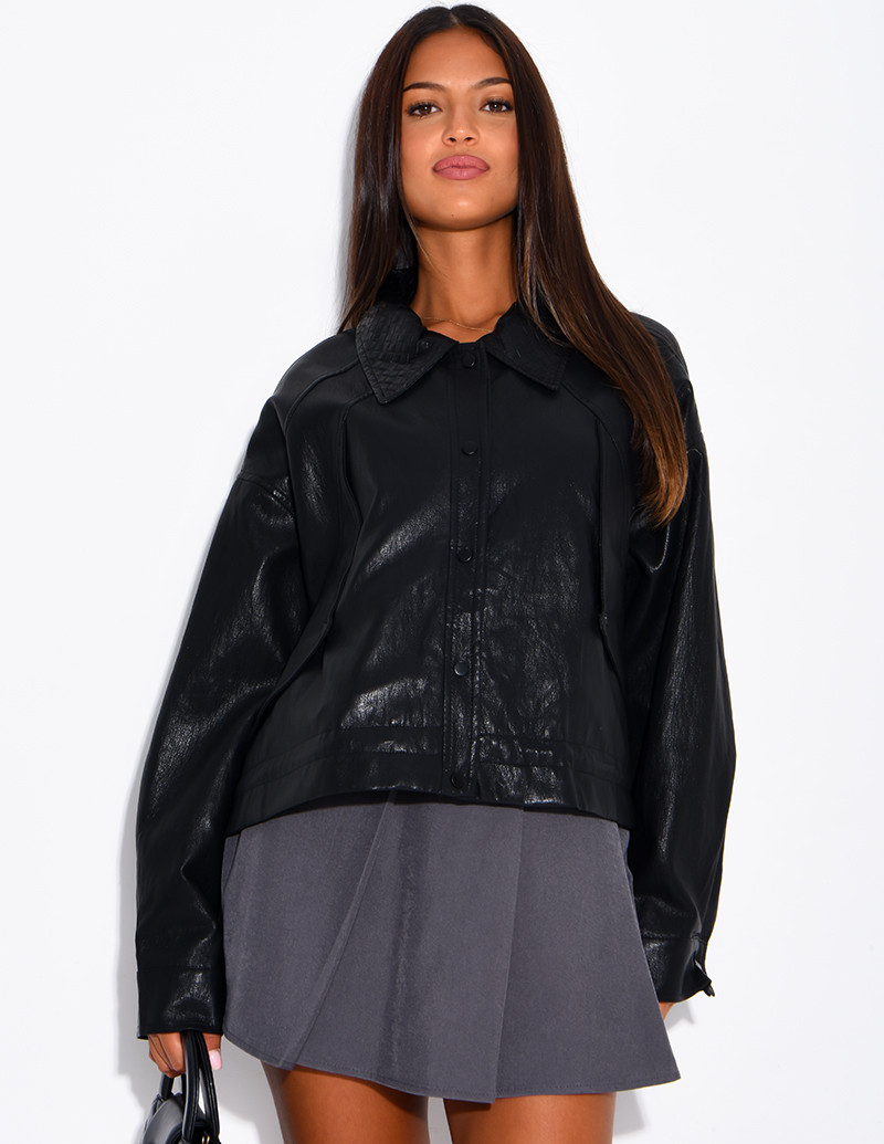 Kurze Jacke aus Kunstleder