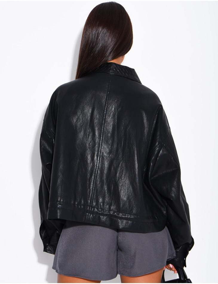 Kurze Jacke aus Kunstleder